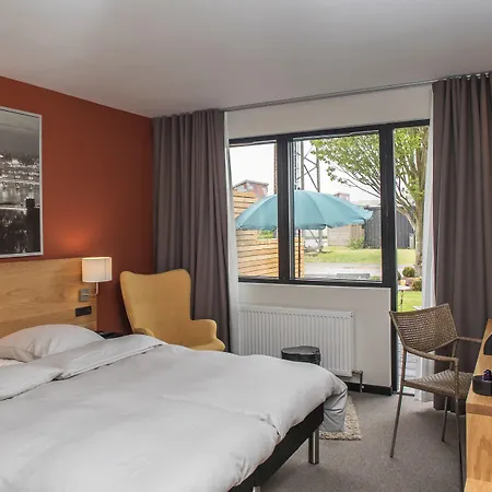 6400 Ξενοδοχείο