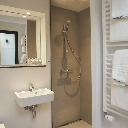 6400 Ξενοδοχείο 3*