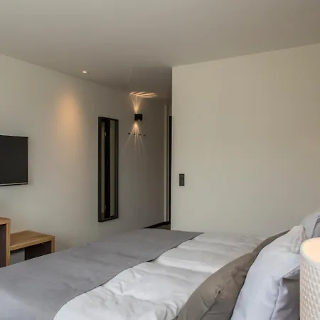 6400 Ξενοδοχείο